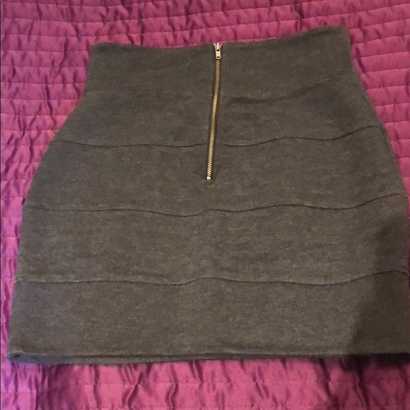 Talula mini skirt size 4 - Picture 2 of 3